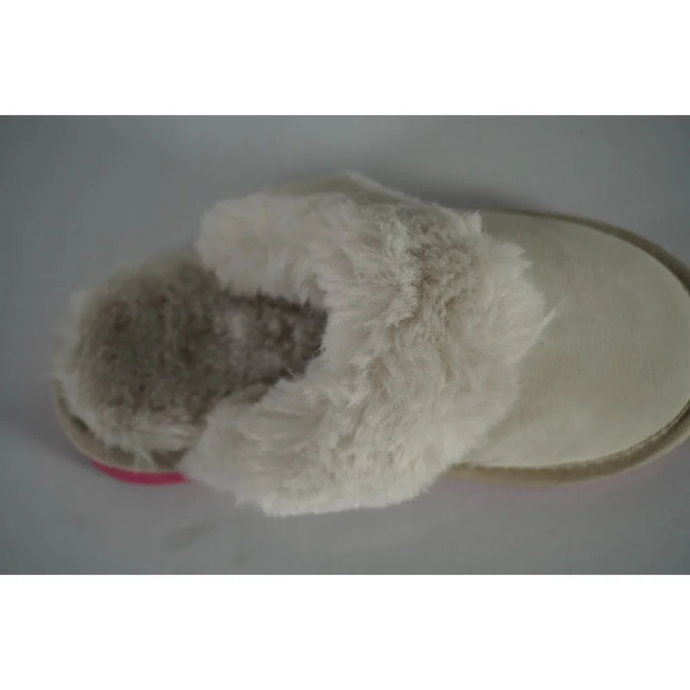Girls LAMO Cozy Slippers Light Grey with Pink Soles Size Small 12C Warm Faux Fur